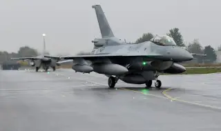 Още два самолета F-16 Block 70 пристигнаха в България