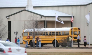 Психар застреля шофьор, взе дете за заложник