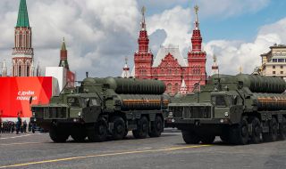 Русия има 6000 ядрени бойни глави