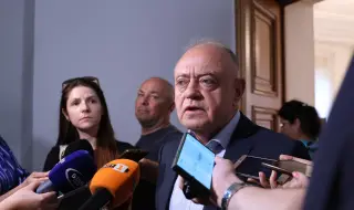 Ген. Атанасов: Руски хибриден саботаж срещу самолета на Фон дер Лайен- незабавни мерки за националната сигурност