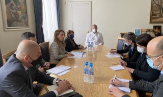 Николова към ОССЕ: Осигурени са предпазни средства за изборния ден