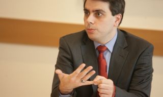 Асен Василев: Необходими са извънредни действия, за да не пострада държавата