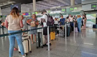 Етна отново затвори летището в Катания, хиляди туристи са засегнати