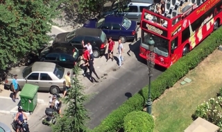 Юмручен бой за неправилно паркиране в Солун