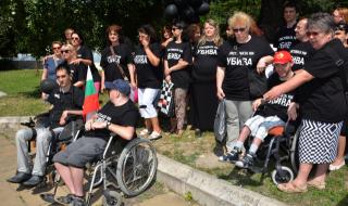 Оставиха дете с увреждания в приемната на Борисов