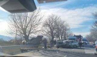 Пет станаха жертвите на катастрофата на пътя Пазарджик- Пловдив