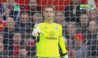 40-year-old Tom Heaton to stay at Manchester United for 21st season in professional football 