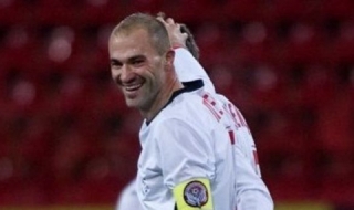 Амкар на Пеев и Занев с равенство срещу лидера