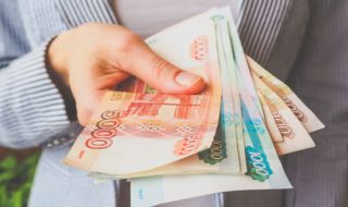 Руснаците се запасяват с пари в брой