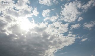 Слънцето пробива облаците