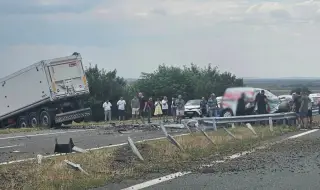 Прокуратурата иска постоянен арест за шофьора на тира, причинил тежката катастрофа на „Тракия“