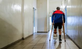 Украинки лекуват ранените на фронтовата линия