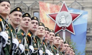 Русия е обкръжила Украйна с войски от три страни