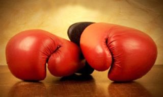 Лудница: Боксьори инфлуенсъри печелят като отбор, но се бият след това (ВИДЕО)
