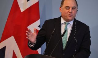 Великобритания: НАТО трябва да позволи на Украйна да заобиколи някои от изискванията за членство