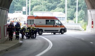 Шестима са в болница след пожара в дом "Свети Николай"