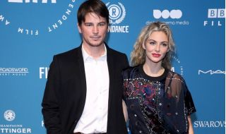 Джош Хартнет се ожени 