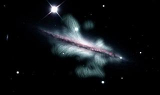 Астрономи показаха футуристичното магнитно поле на галактиката NGC 4217 