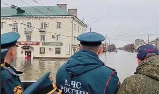"Путин, помогни!": жителите на наводнения Орск са отчаяни