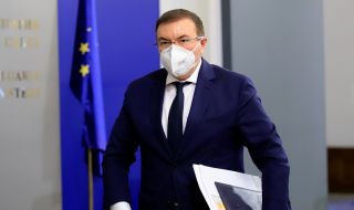 Ваксините пристигнаха, първият имунизиран ще е министър Ангелов