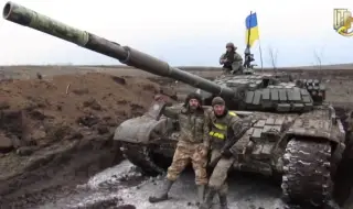 Ukrainian tank crew stole Russian T-72 