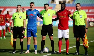 Ботев Пловдив се опитва да измъкне голмайстора на efbet Лига под носа на Левски 