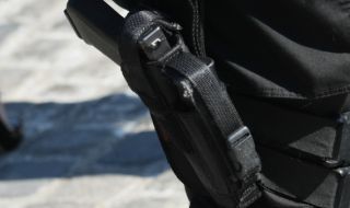 20-годишен открадна пистолета на полицай от Варна, опита да го продаде