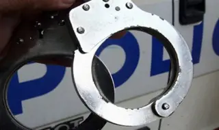 Арестуваха двама полицаи в Русе