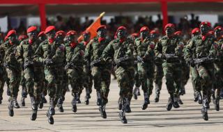 Мадуро се обърна към армията