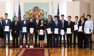 The President presented the awards John Atanasov 