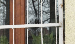 Стреляха по метеорологичната станция в Бургас