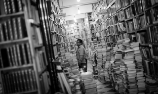 Само един от десет писатели може да „преживява“ днес