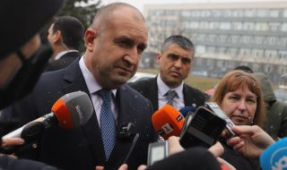Президентът няма да иска оставки заради снежните топки на Шипка