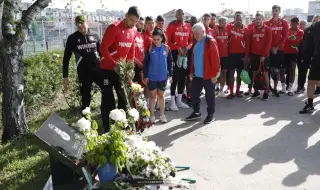 Играчите и треньорите на ЦСКА почетоха паметта на малкия Венци от Русе