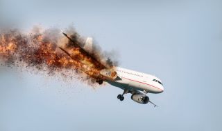 Откриха част от двигателя на катастрофиралия китайски самолет