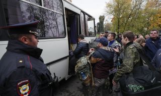 Първите мобилизирани граждани на Русия започнаха подготовка 