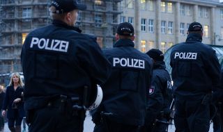 Антиамерикански митинг в Лайпциг прерасна в сблъсъци с полицията