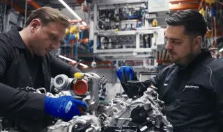 Mercedes-AMG разрешава на клиентите си да сглобят сами двигателите на новите си коли, но при едно условие