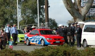 Автомобил се вряза в група хора в Сидни