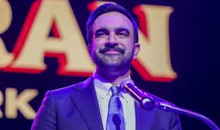 Мира Наир и Рама Сауаф Дуаджи - двете силни жени, които стоят до новоизбрания кмет на Ню Йорк