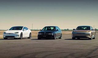 Най-бързите електромобили срещу 20-годишно BMW M5 (ВИДЕО)