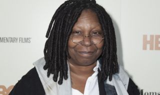 Отстраниха Упи Голдбърг от работа заради скандален коментар за Холокоста (ВИДЕО)