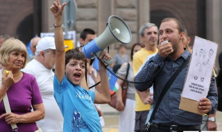 „Индипендънт”:40% от българите искат оставката на Орешарски