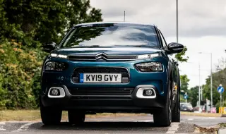 Как Citroën отново се опитва да върне меката возия в автомобилите си