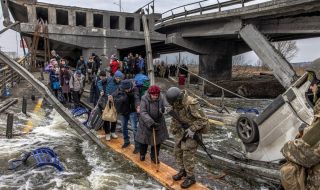 Уесли Кларк: Ние обезкръвяваме Украйна