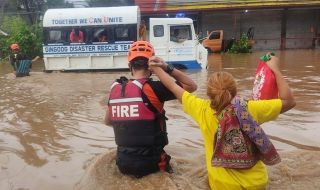 Броят на жертвите от наводнение достигна 50 души (СНИМКИ)