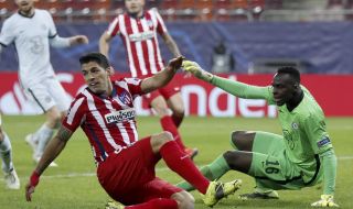 Луис Суарес се върна към мръсните номера (ВИДЕО)