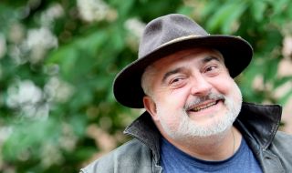 С какво Ути глези близначките си?