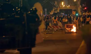 Студенти и противници на правителството проведоха протести в няколко града в Сърбия