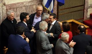 ЕС: Гърция и Македония написаха нова страница в общата ни история
